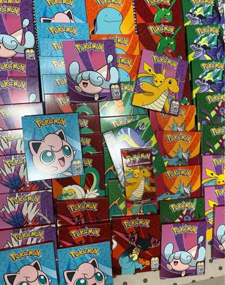 50  scatole Pokemon 200 carte