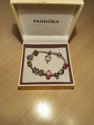Pulsera Pandora con 9 charms
