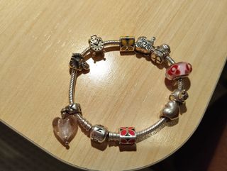 Pulsera Pandora con 9 charms