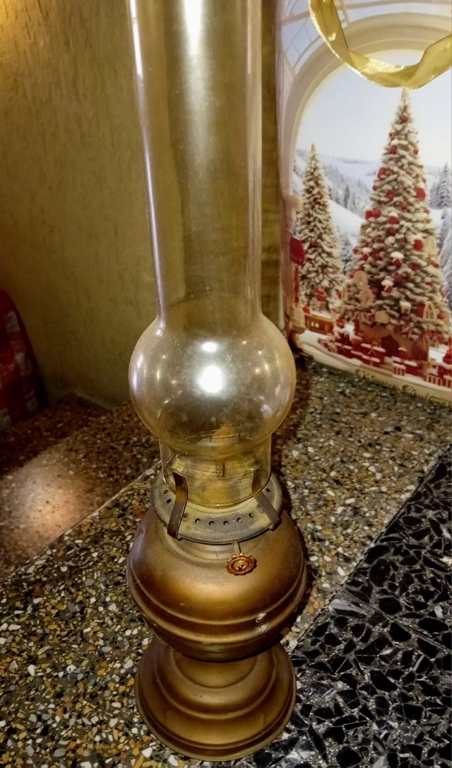 Lampada a petrolio vintage