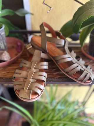 Sandalias planas verde oliva