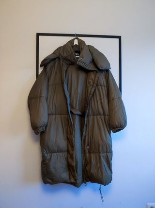 Abrigo acolchado Zara verde oliva
