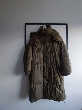 Abrigo acolchado Zara verde oliva