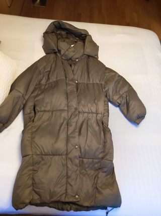 Abrigo acolchado Zara verde oliva