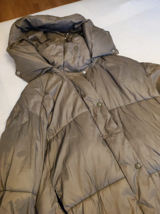 Abrigo acolchado Zara verde oliva