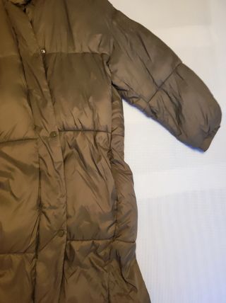 Abrigo acolchado Zara verde oliva