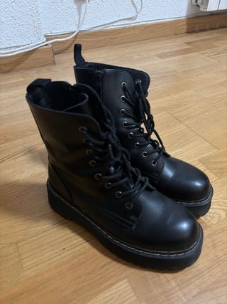 Botas estilo Dr. Martens negras plataforma 39