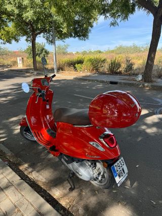 Vespa 125 Primavera Roja