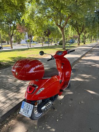 Vespa 125 Primavera Roja
