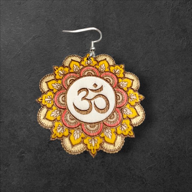 Orecchini Zen Mandala Ohm in Legno, Dipinto a mano