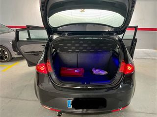 Seat Leon 2011     243.000km