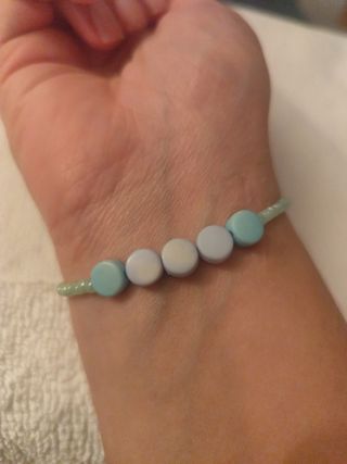Pulsera de cuentas azul y verde
