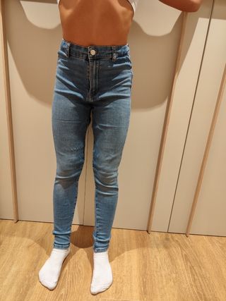 Jeans pitillo Zara azul talla 13-14