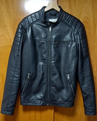 Chaqueta efecto piel negra Talla M