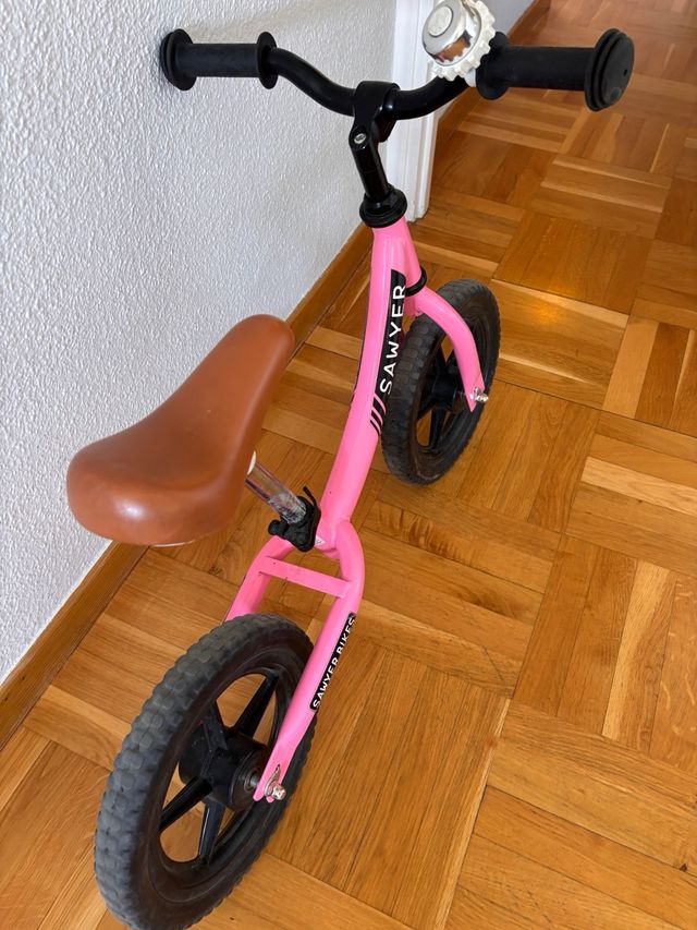 Bicicleta de equilibrio rosa Sawyer