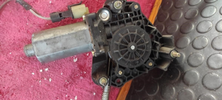 Motor elevalunas delantero izquierdo 7700842241G