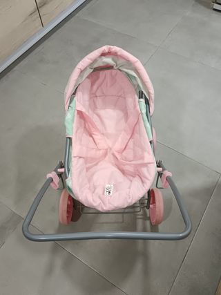 Carrito de muñecas rosa y verde
