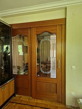 Puerta corredera madera maciza antigua
