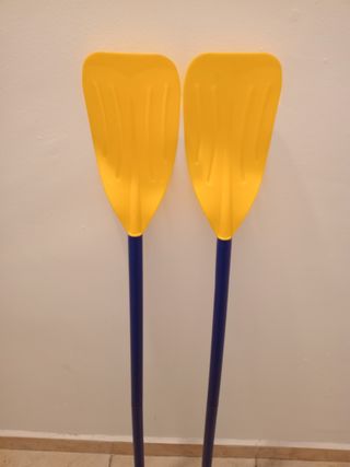 Remos amarillos para barca