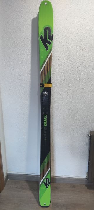Tablas de esquí K2 con pieles y cuchillas
