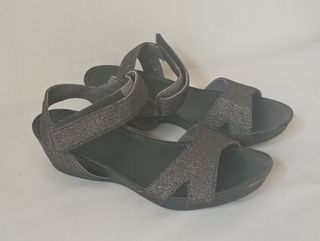 Sandalias Camper Brillantes Negro/Plata