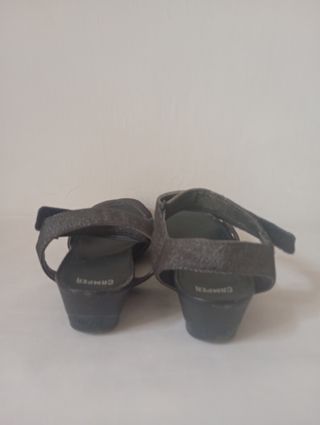 Sandalias Camper Brillantes Negro/Plata