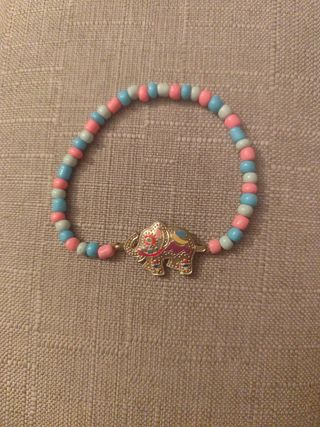 Pulsera con elefante y cuentas