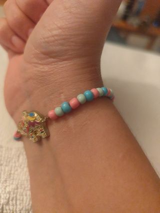 Pulsera con elefante y cuentas