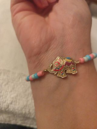 Pulsera con elefante y cuentas