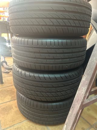 Neumáticos 215/45R17