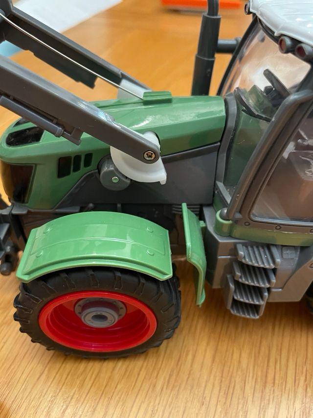 Tractor Siku con pala frontal