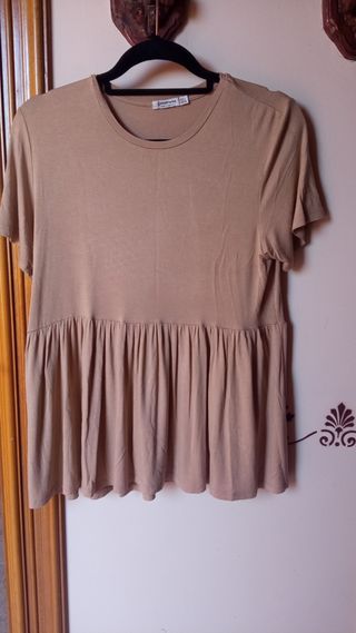 Camiseta Stradivarius beige talla L