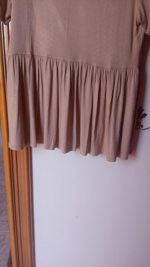 Camiseta Stradivarius beige talla L