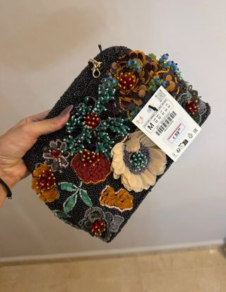 Bolso Zara bordado flores y lentejuelas