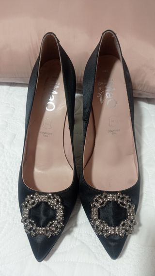 Zapatos de salón Mimao negros con pedrería
