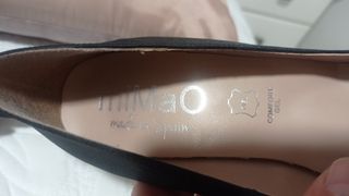 Zapatos de salón Mimao negros con pedrería
