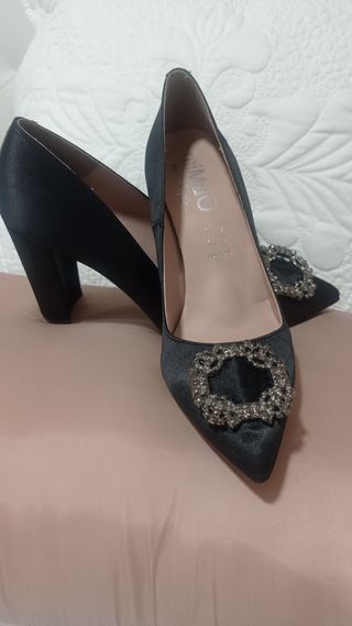 Zapatos de salón Mimao negros con pedrería