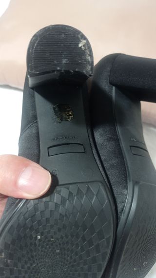Zapatos de salón Mimao negros con pedrería