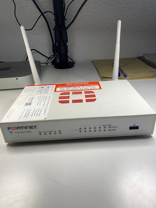 Fortinet FortiWiFi 50E Router Inalámbrico.