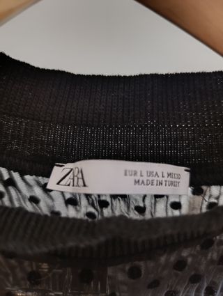 Top Zara lunares negro de estilo plumeti.