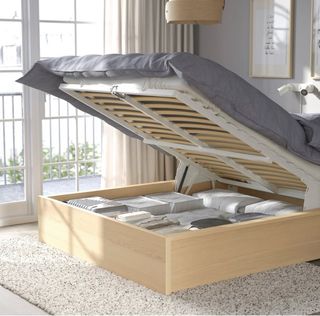 Struttura letto pieghevole Malm+materasso+tavoli