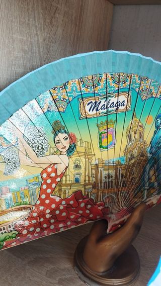 Abanico de madera decorado Málaga