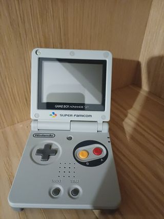 Nintendo Game Boy Advance SP

