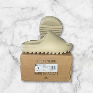 Yeezy Slides Beige