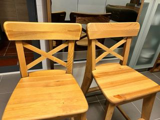Silla alta de madera