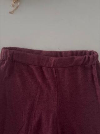 Conjunto punto granate pantalón y cárdigan,