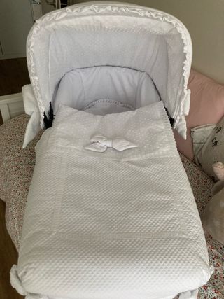 Vestimenta cochecito: capota colcha, saco