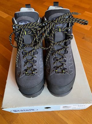 Botas de montaña BESTARD como nuevas.