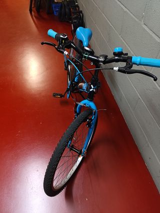 Bicicleta Btwin 1986 Negra y Azul