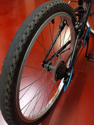 Bicicleta Btwin 1986 Negra y Azul